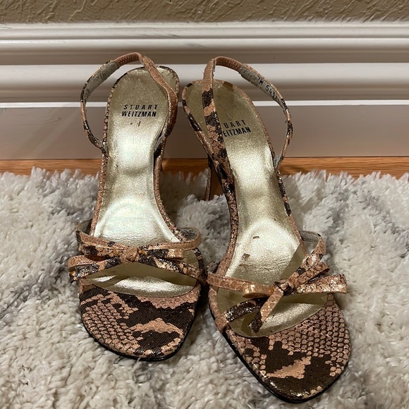 Stuart Weitzman ✨ heels gold shimmer size 6 leather sole bow strappy shoes women - Picture 1 of 6